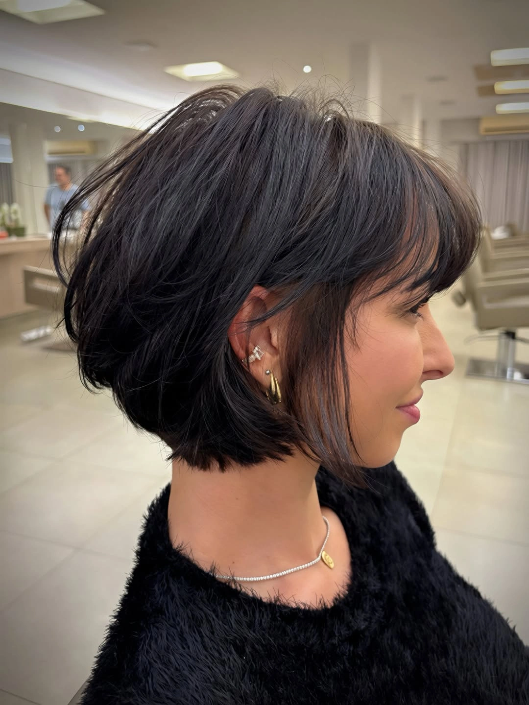 layered bob hair layered Black bob with feathered Bangs