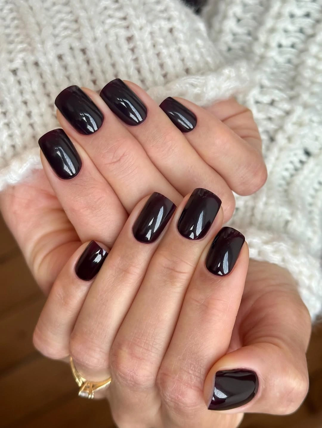 Luxurious maroon fall nails 2026 short dark burgundy square nails