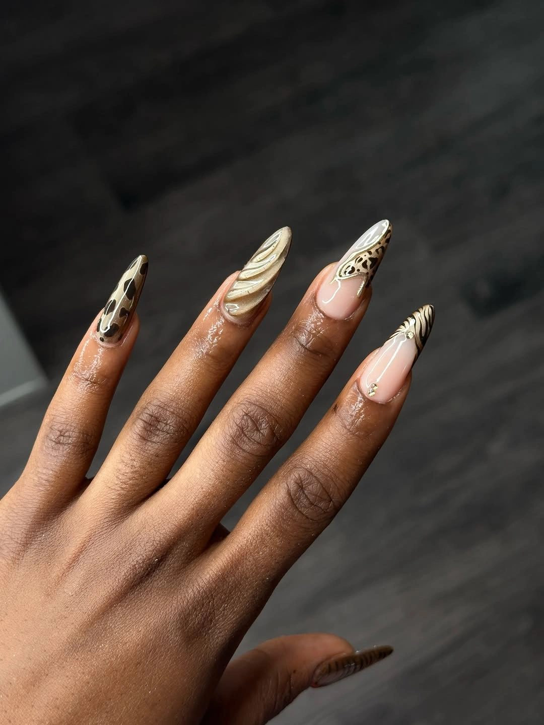 stylish fall nails for brown skin tone Gold Leopard French With Sculpted Details