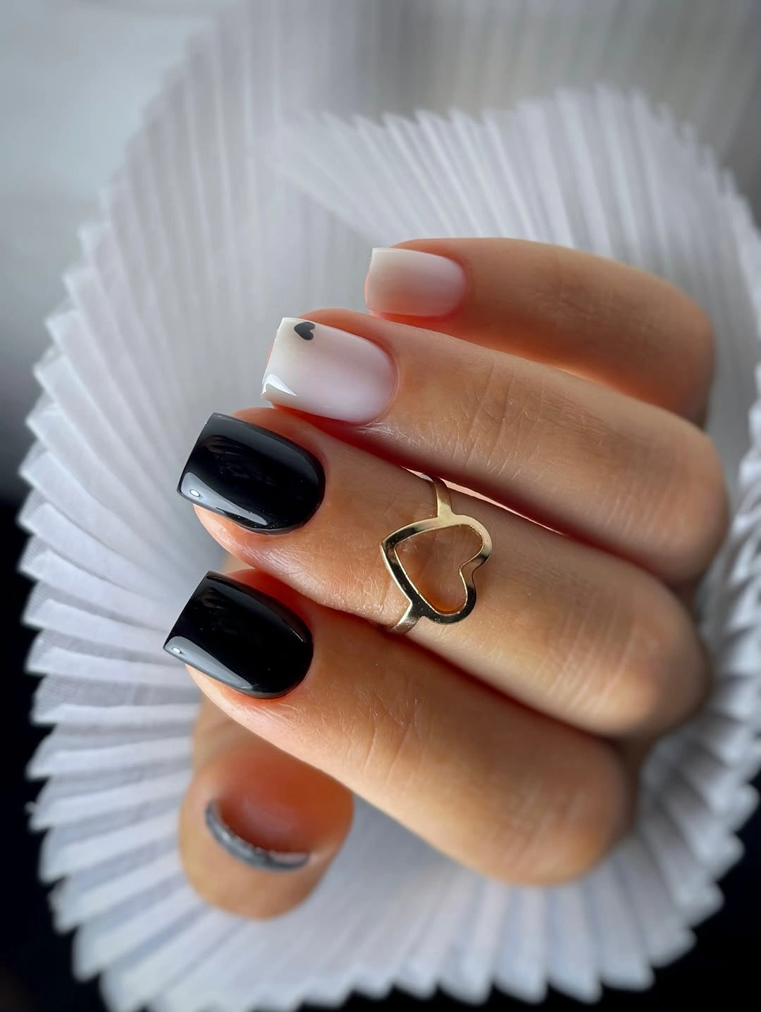 Trendy dark fall nails 2026 black white short square manicure