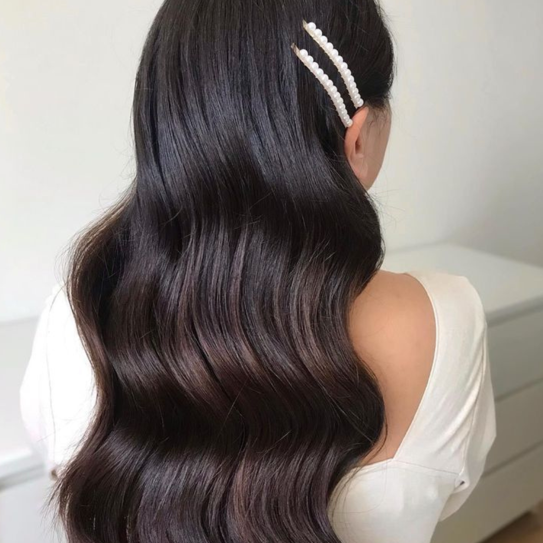 Polished Mid-Back Waves With Clips Polished Mid-Back Waves With Clips β Winter Haircuts for Wavy Hair