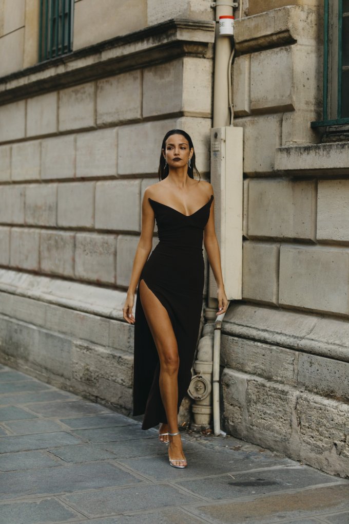 Off-the-Shoulder Black Maxi Dress with High Slit for Evening Sophistication Off-the-Shoulder Black Maxi Dress with High Slit for Evening Sophistication β Winter Birthday Outfits