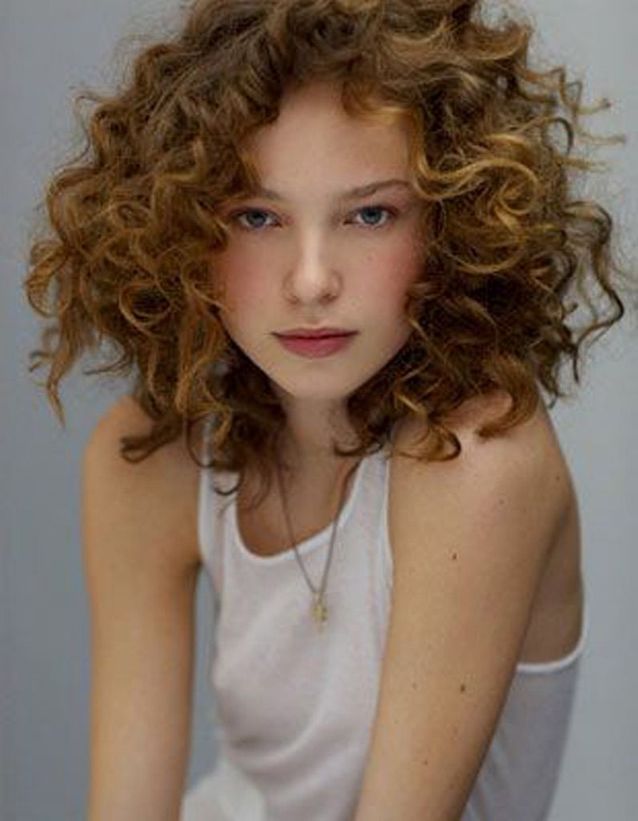 Collarbone Length Visual Idea — Winter Haircuts for Curly Hair