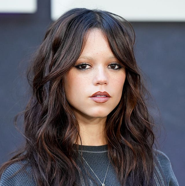 Collarbone Shag With Wispy Bangs — Winter Haircuts for Thick Hair