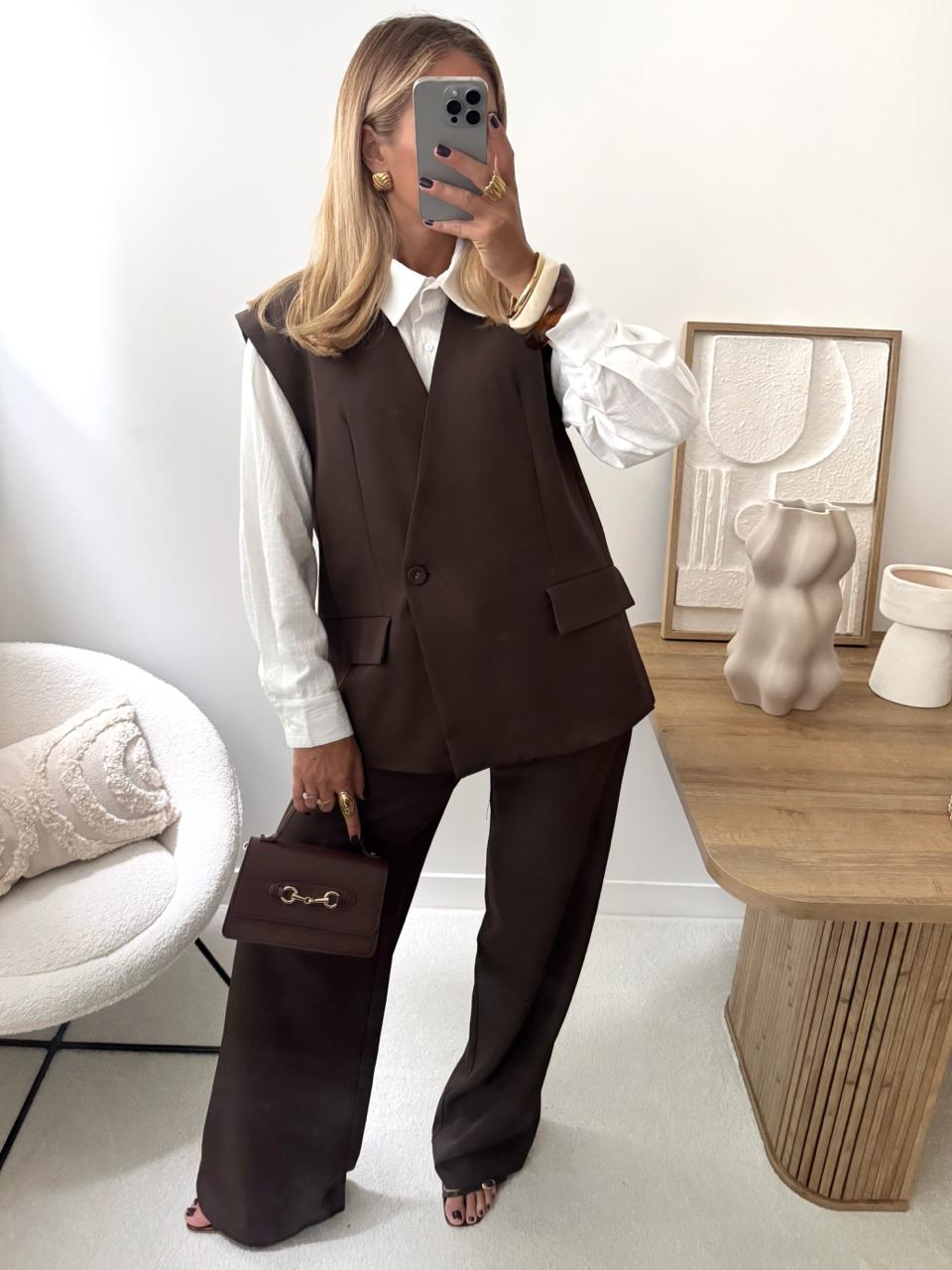Layered Sophistication: The Oversized Vest Layered Sophistication: The Oversized Vest β Fall to Winter Outfits