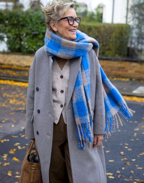 Elegant Grey Wool Coat with Plaid Scarf and Corduroy Elegant Grey Wool Coat with Plaid Scarf and Corduroy β Cold Weather Outfits