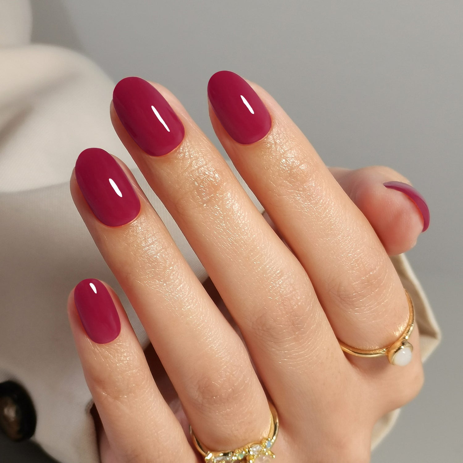 Deep Berry Red Glossy Round Nails — Winter Round Nails