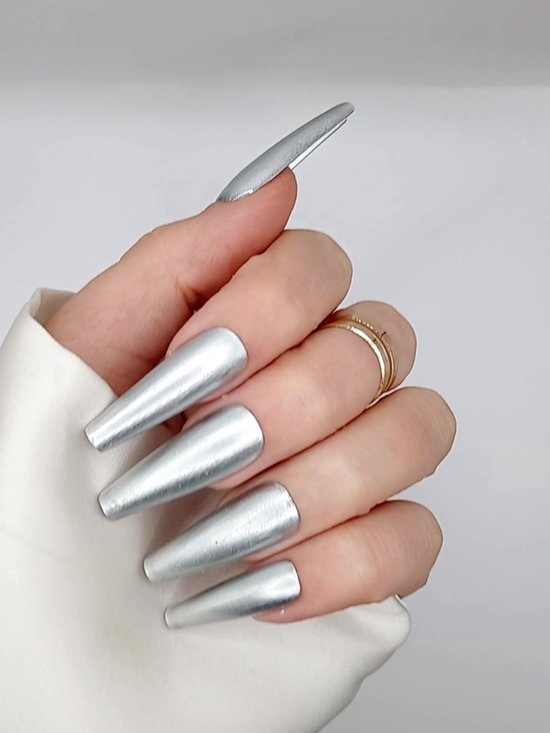 Edgy Matte Silver Coffin Nails Edgy Matte Silver Coffin Nails β Winter Coffin Nails