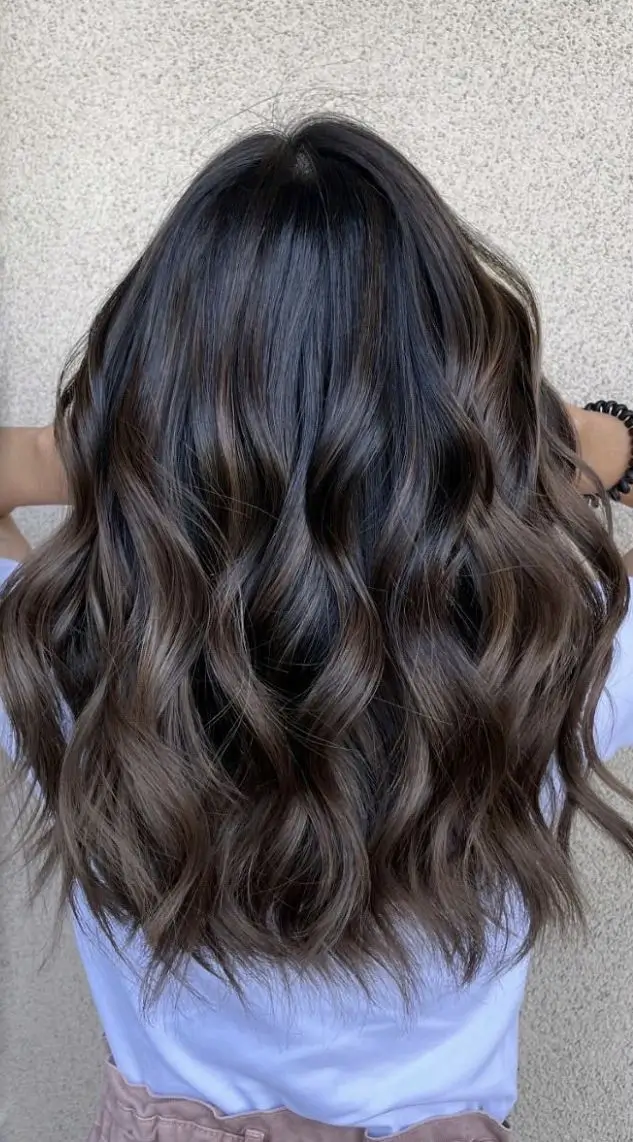 Air Dried Mid-Back Waves Air Dried Mid-Back Waves β Winter Haircuts for Wavy Hair