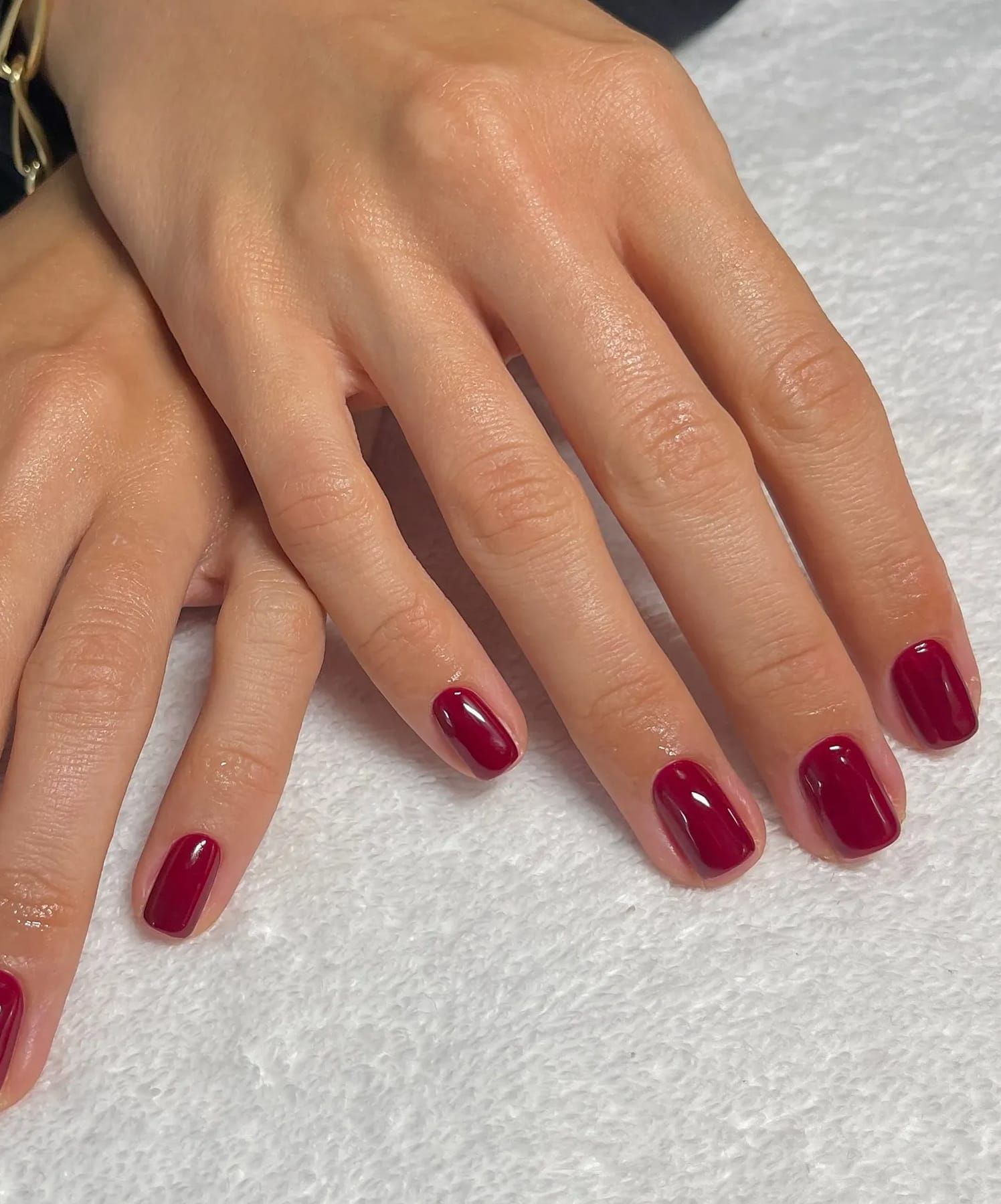 Deep Cranberry Red Glossy Oval Nails Deep Cranberry Red Glossy Oval Nails β Winter Oval Nails