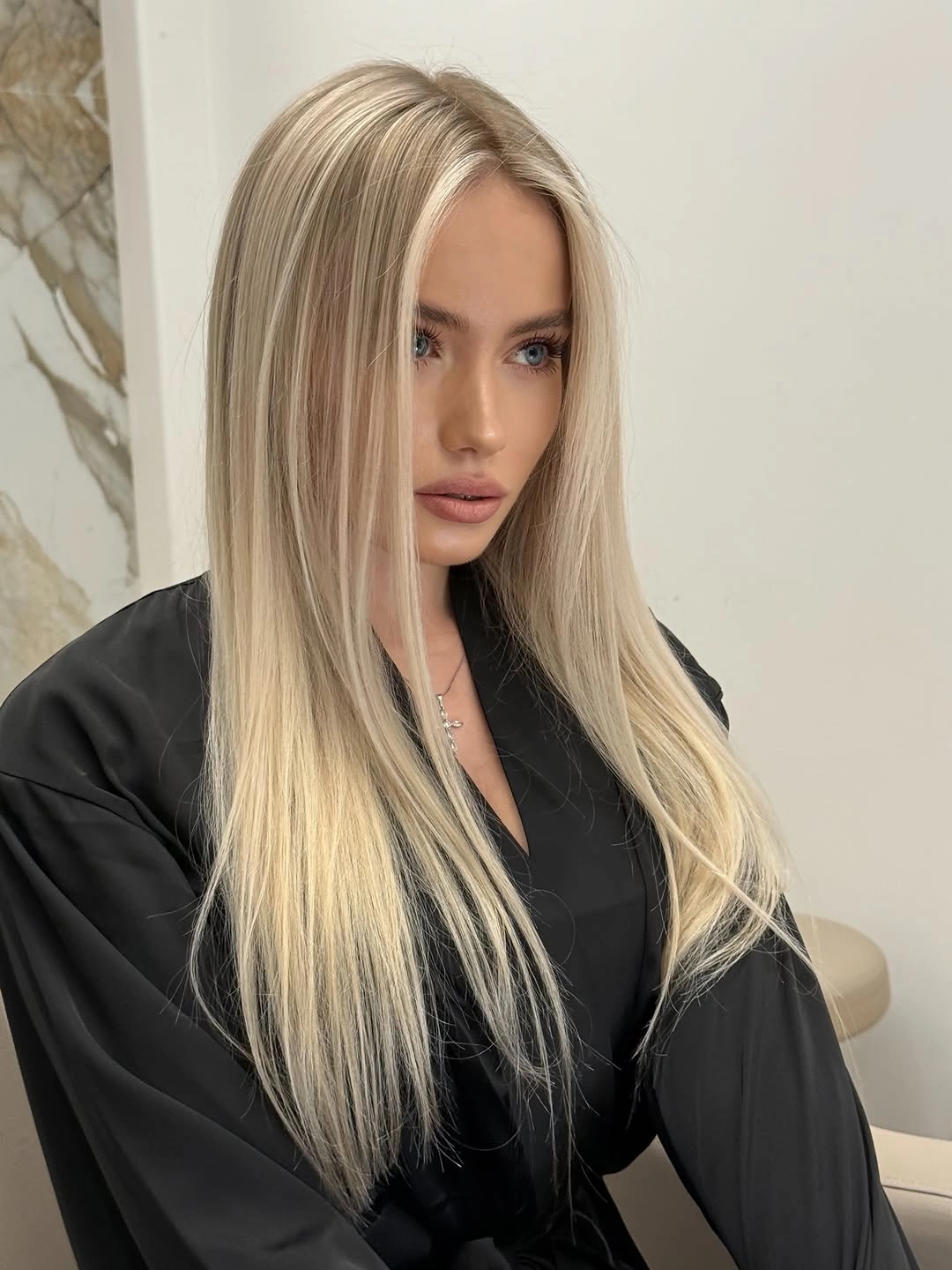 beautiful blonde winter hair color ideas Champagne Blonde with a Shadow Root