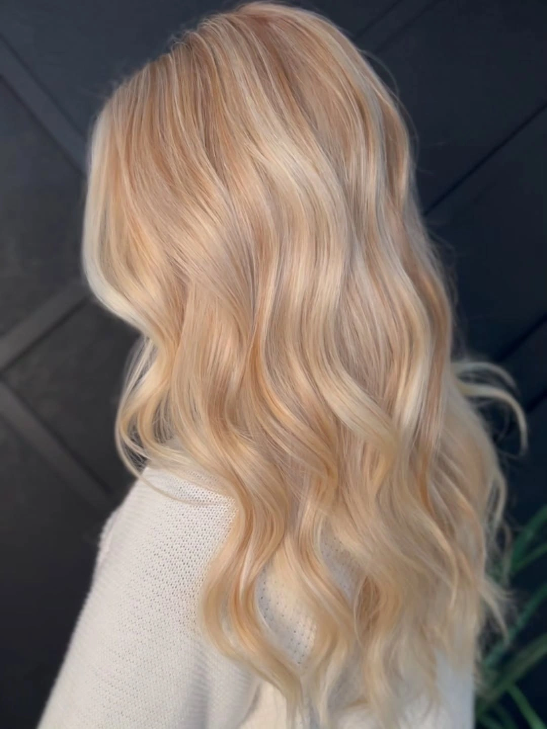 beautiful winter blonde hair color ideas Soft Peach Blonde With Delicate Waves