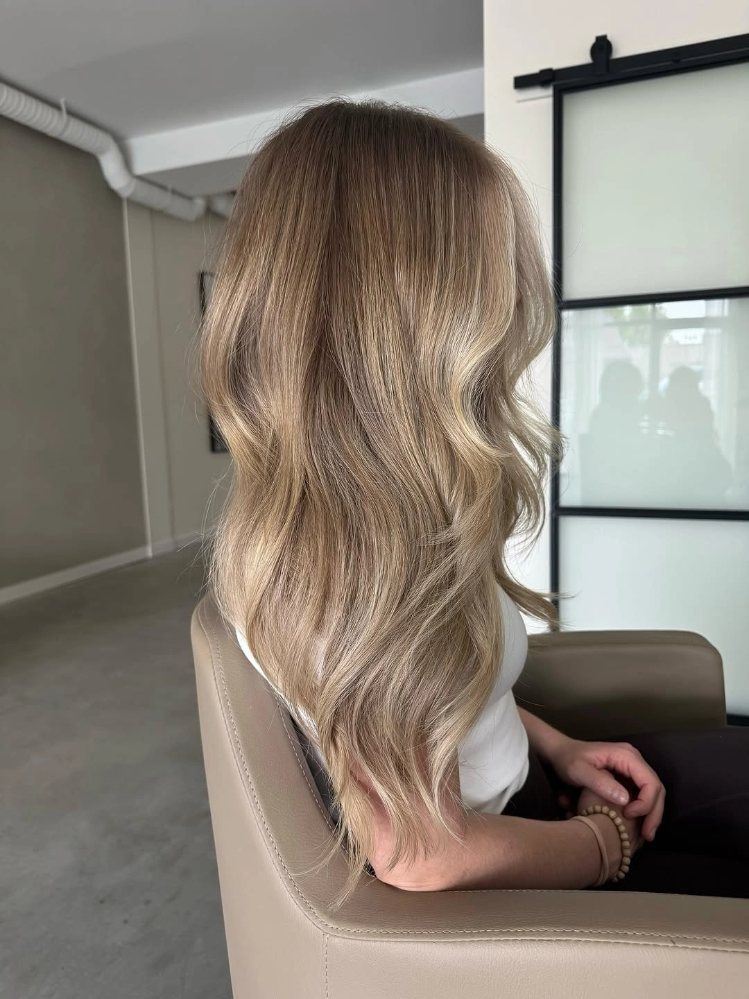 beautiful winter blonde hair color ideas Soft Beige Balayage With Loose Waves