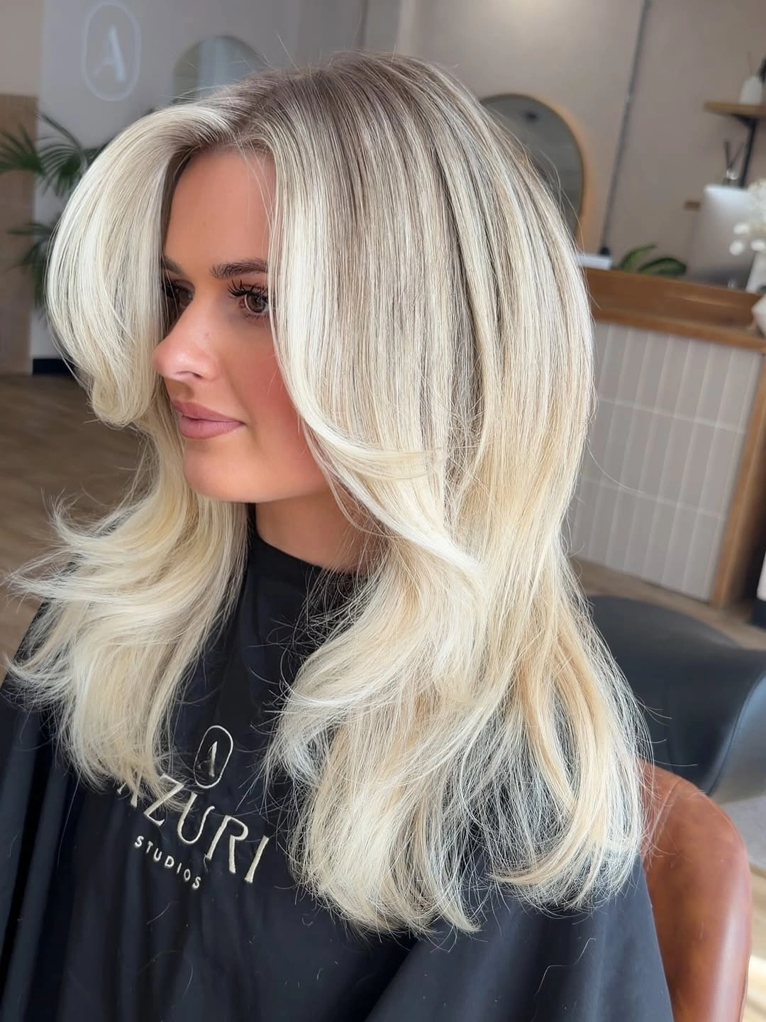 beautiful winter blonde hair color ideas Bright Champagne Blonde With Face Framing Layers