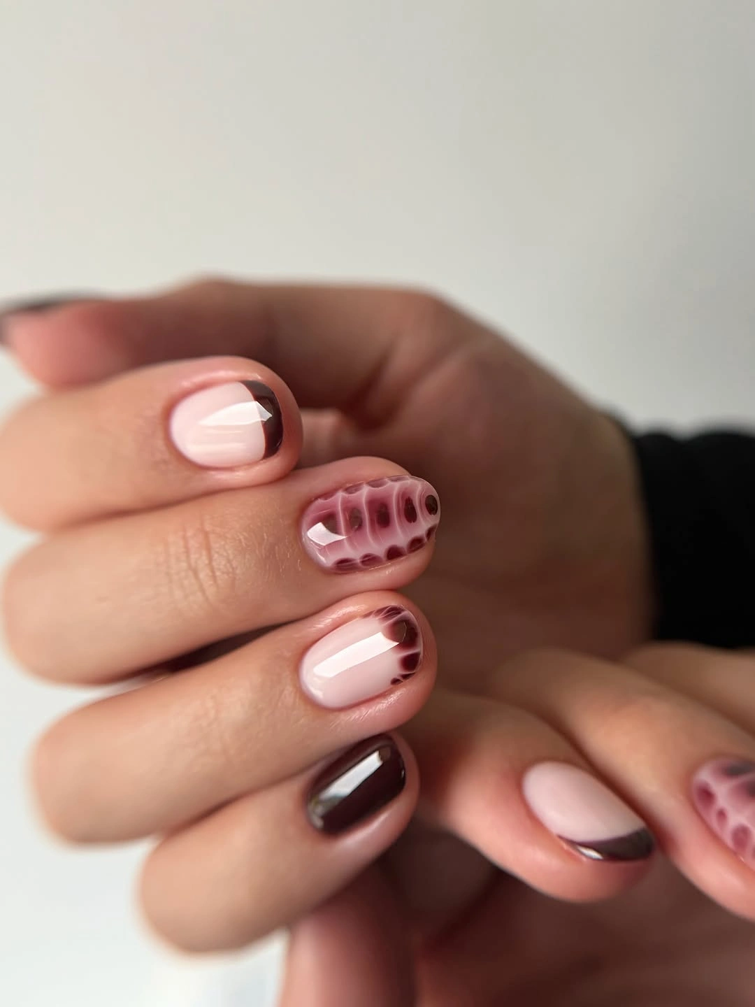 Chic November Nails Ideas 2026 Pink Chocolate Short Nail Art