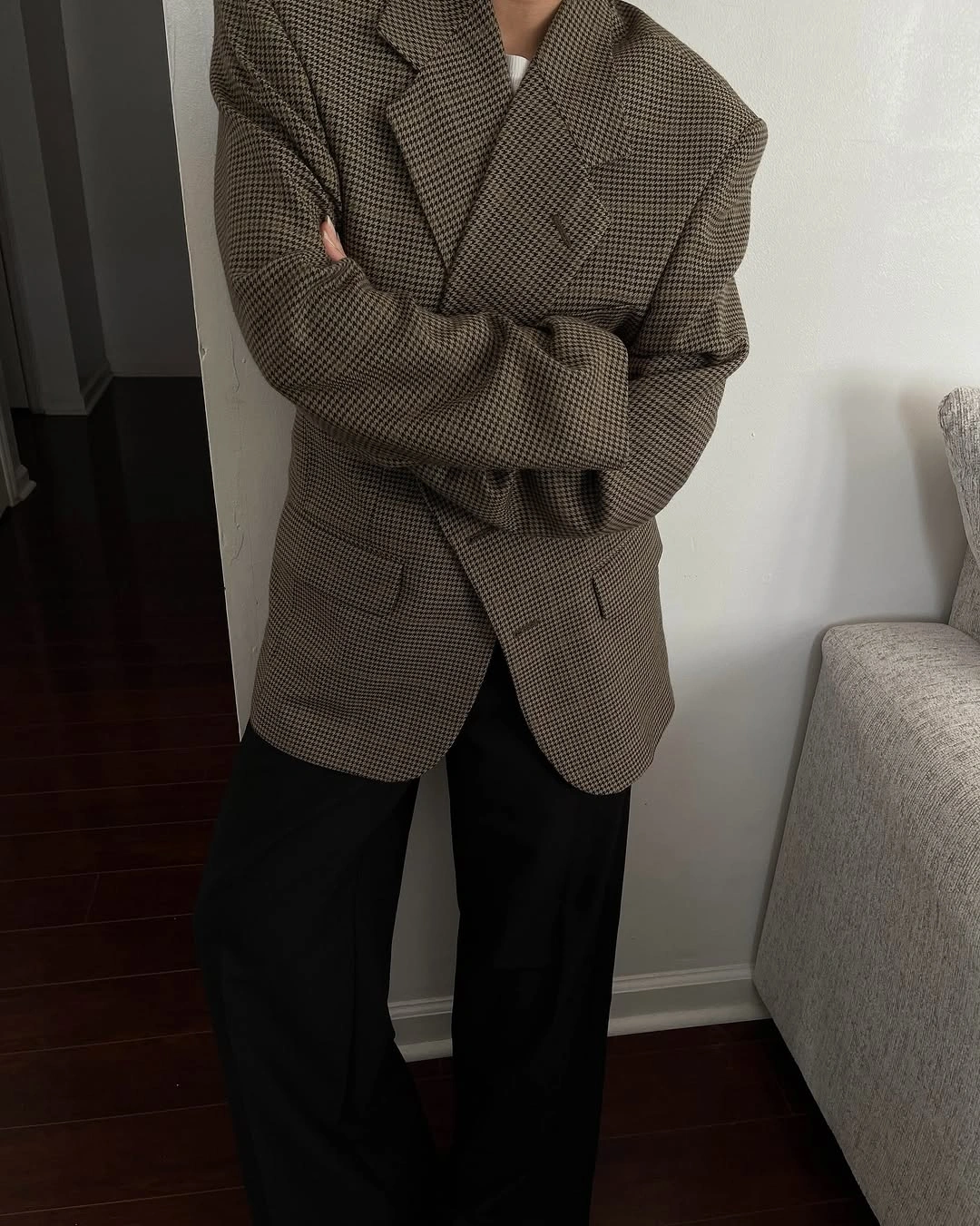 chic winter business casual outfits Houndstooth Tailoring With Relaxed Black Trousers