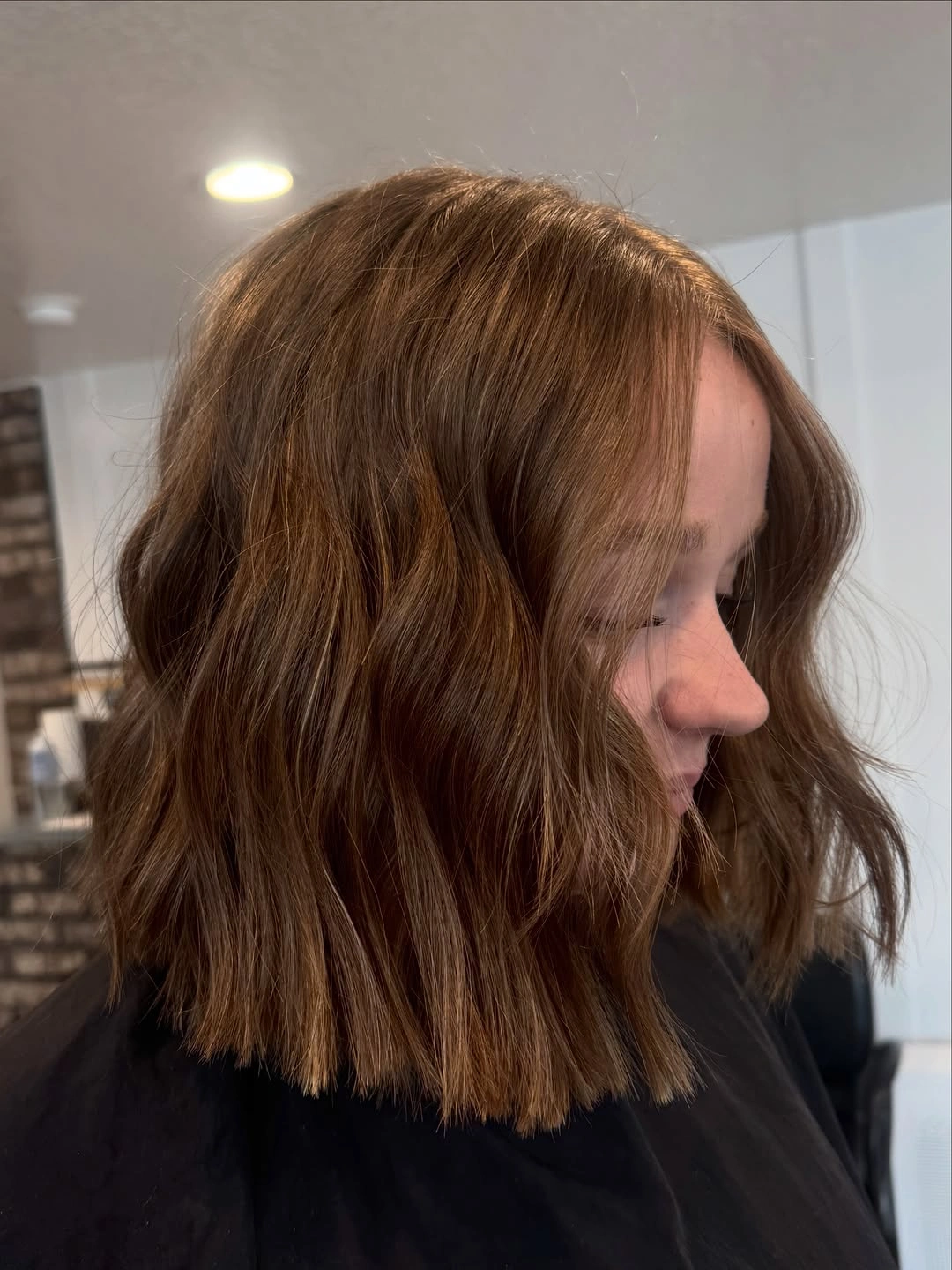 flattering november haircut ideas 2026 Soft Shoulder-Length Layers for an Easy November Refresh