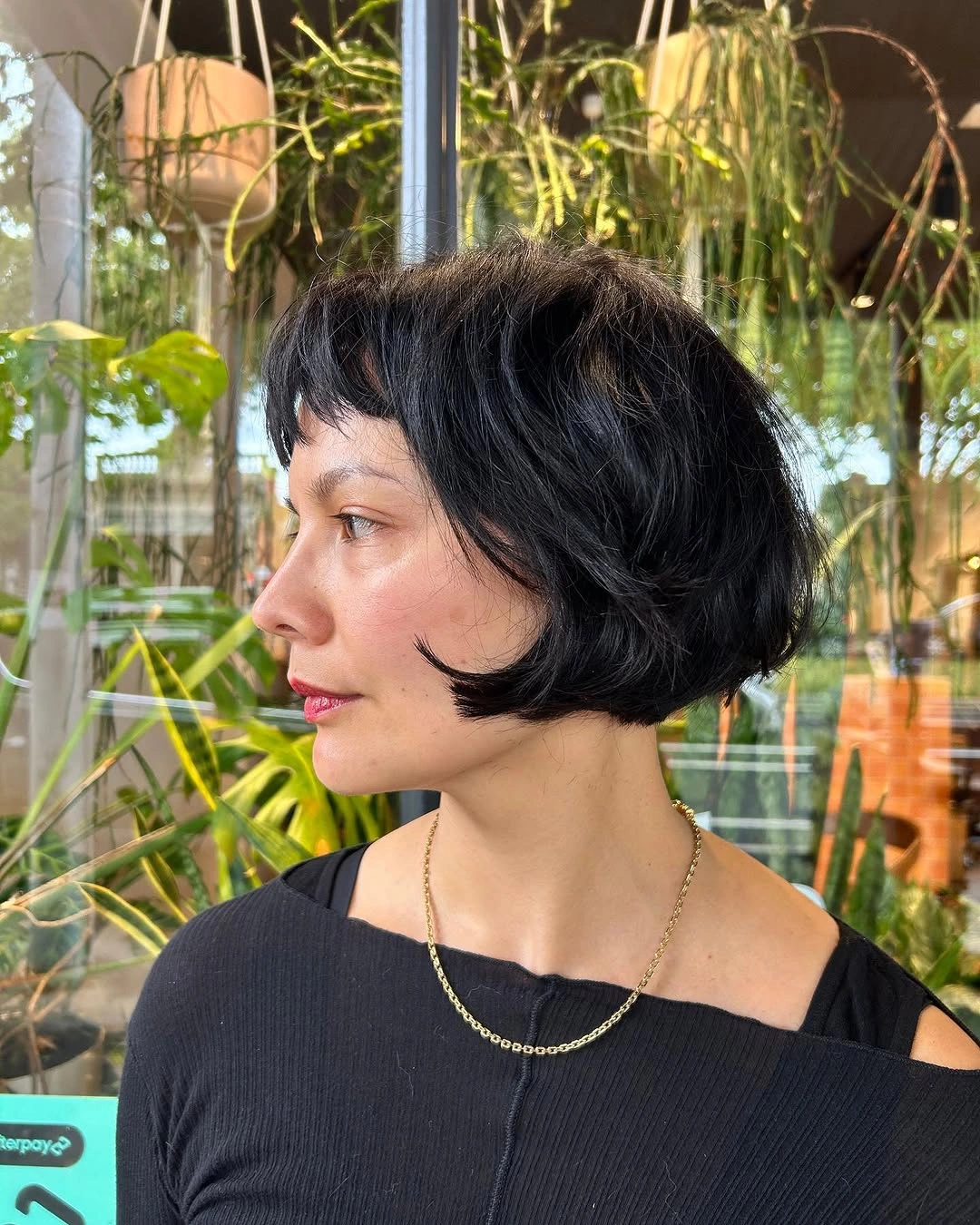 french bob cut Glossy Black Bob With Effortless Movement