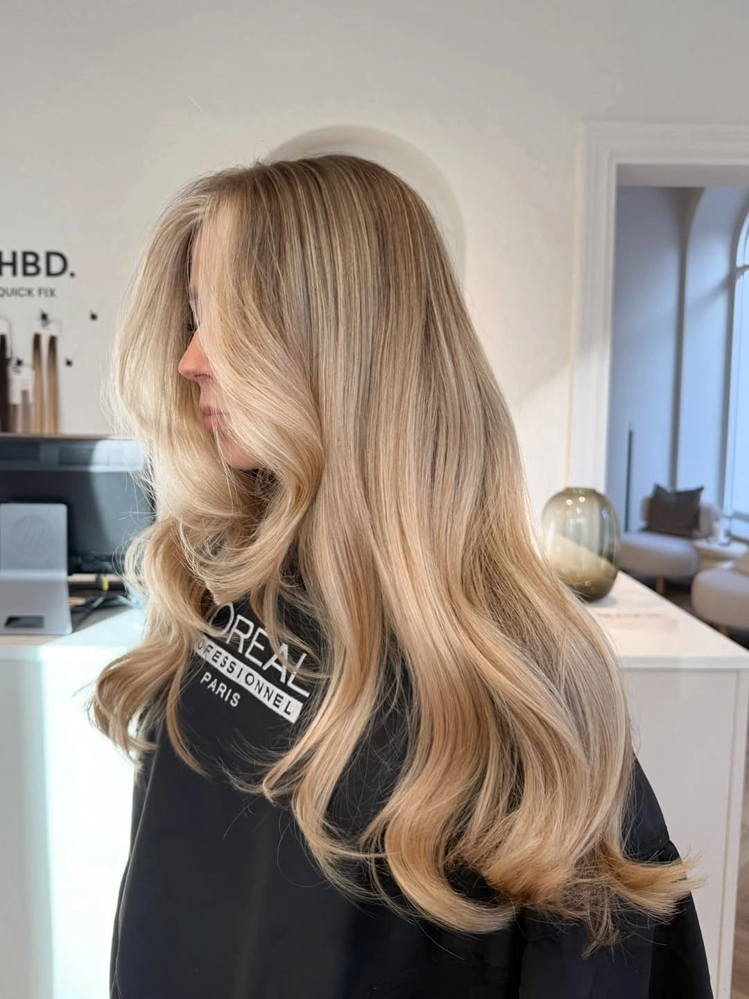 gorgeous november hair colours 2026 - Beige Blonde with Sculpted Glossy Ends