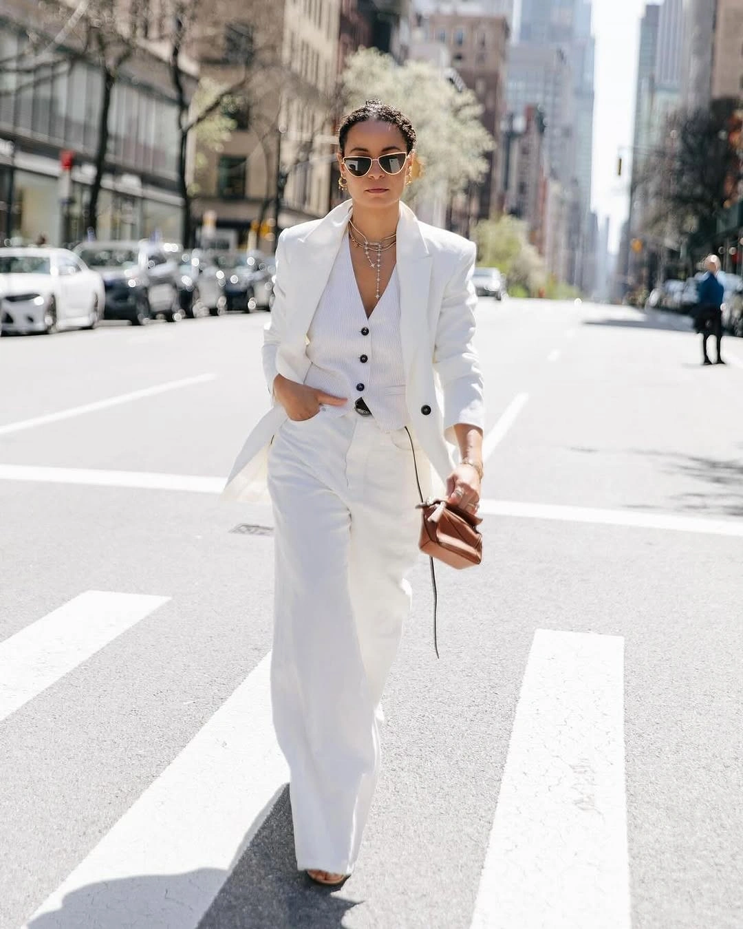 modern business casual dress code for women - White-on-White Tailoring for a Fresh City Wardrobe
