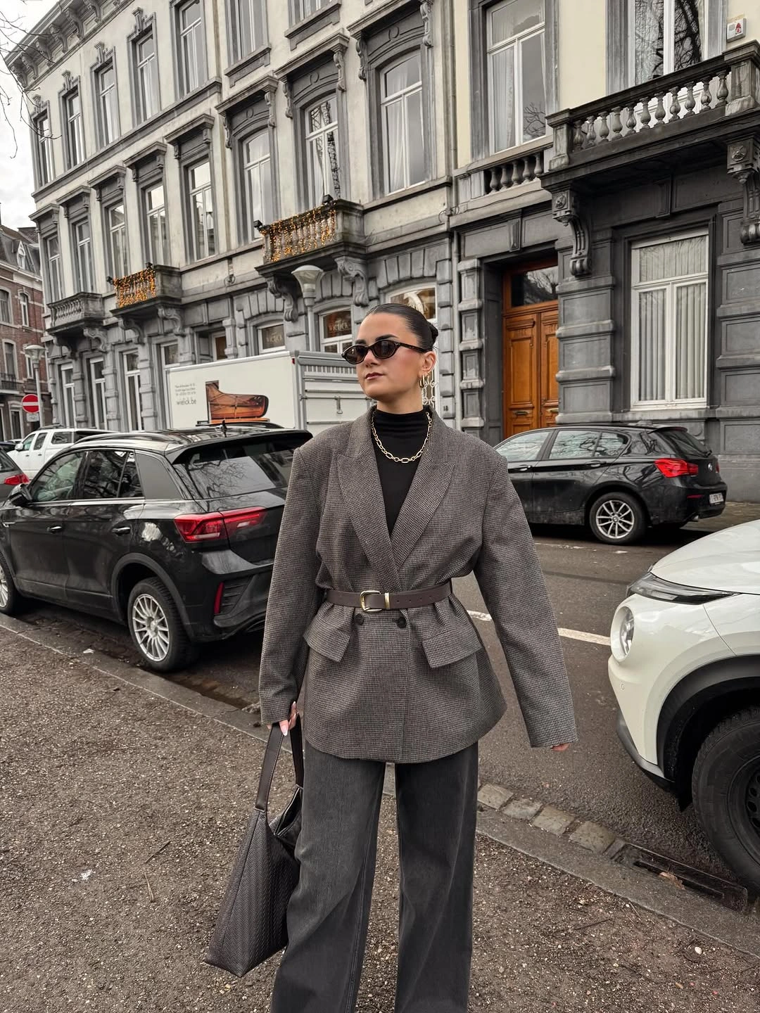 modern business casual dress code for women - Belted Houndstooth Tailoring With a Minimalist Edge