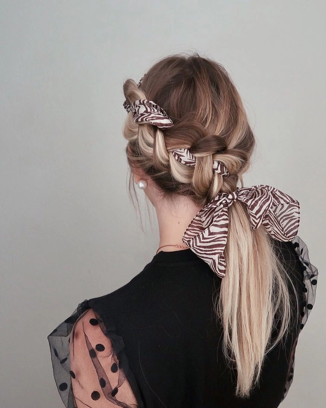 Modern Scarf Hairstyles to Elevate Your Everyday Look