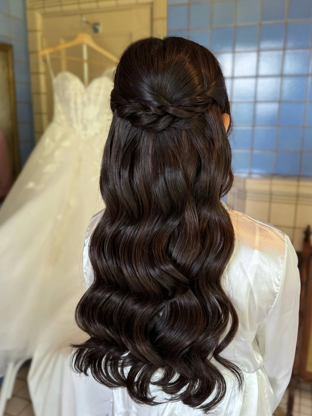 pretty deep waves hair Romantic Dark Waves With a Twisted Detail