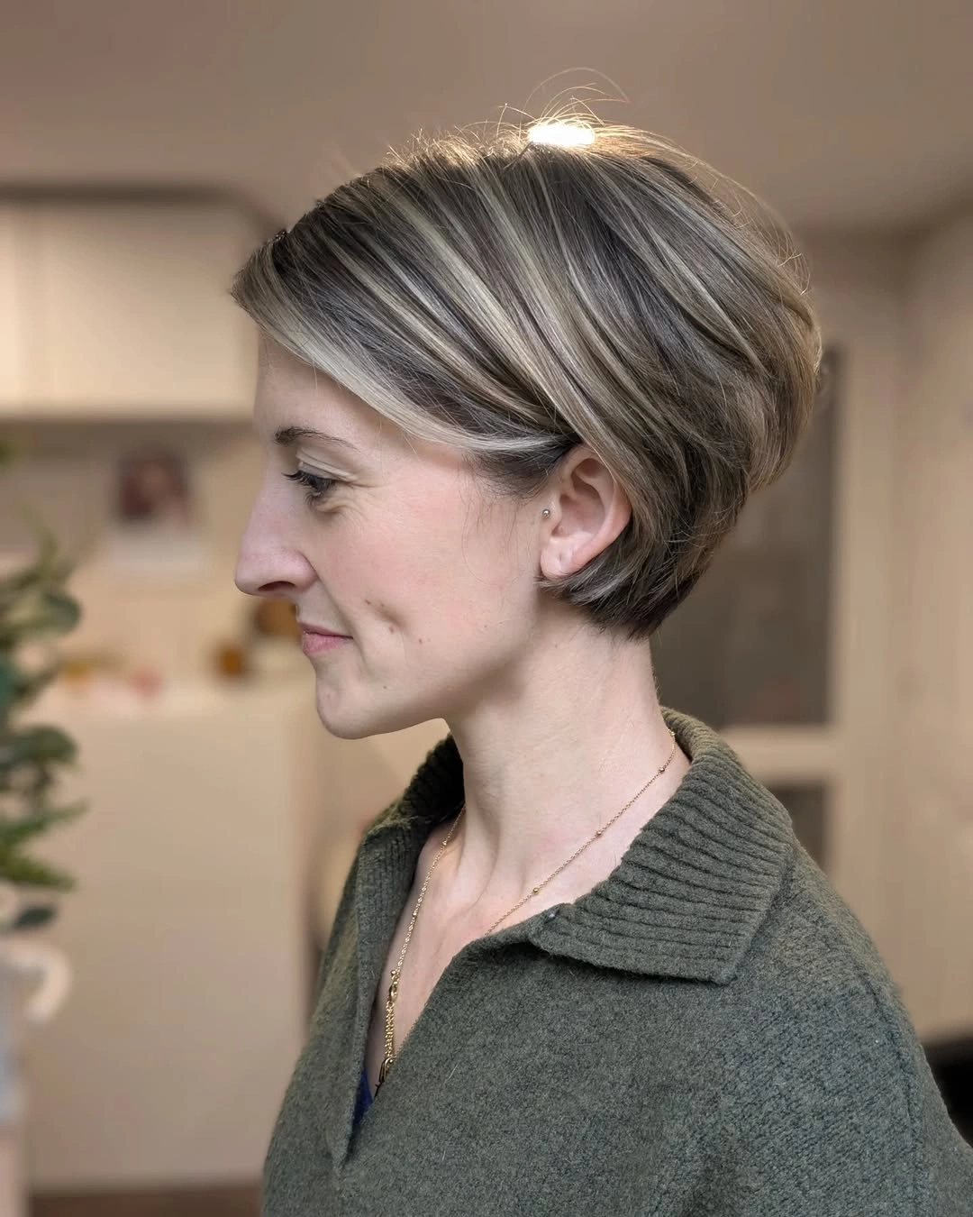 stylish and trendy hairstyles for women over 30 2027 Silver Pixie Bob With Elegant Movement