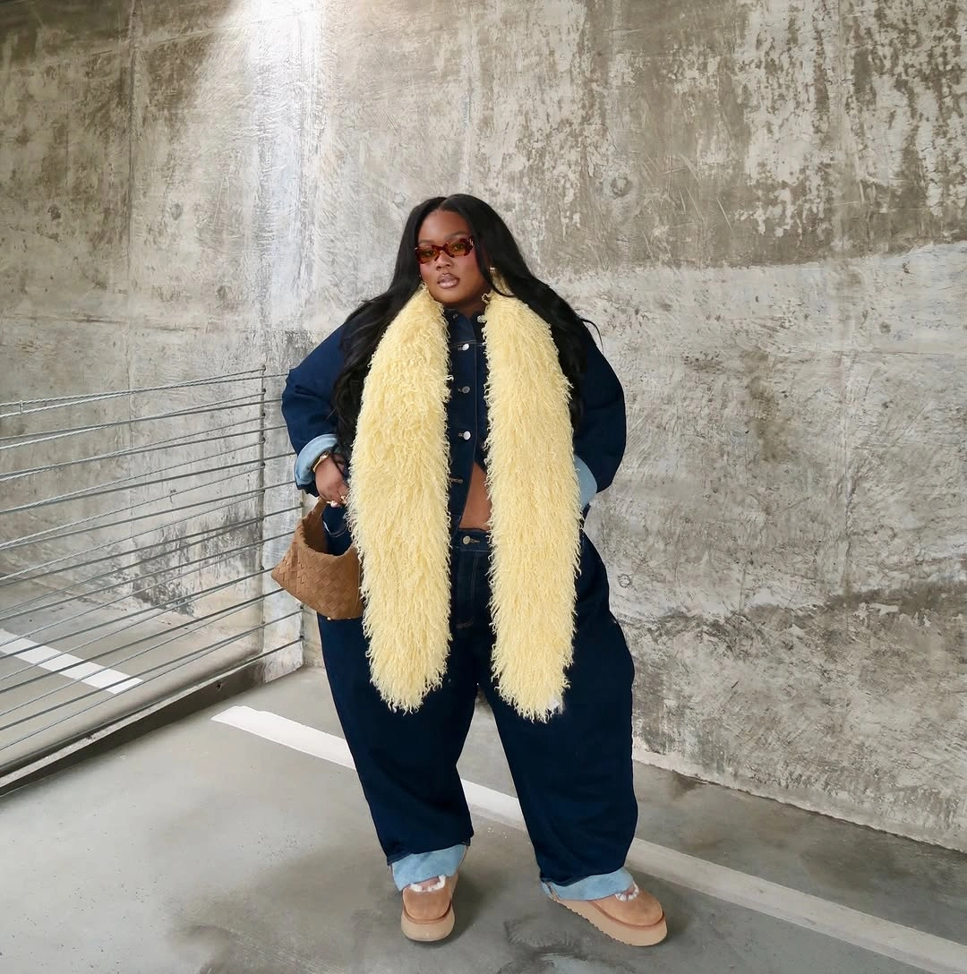 trendy winter outfit for plus size women Navy denim and faux fur winter outfit
