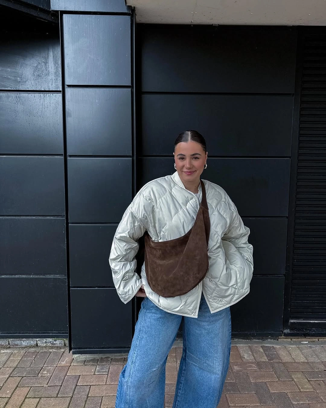 trendy winter outfit for plus size women White quilted jacket and wide leg pant outfit
