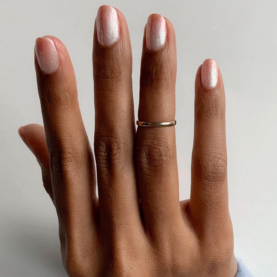Pale Pink Iridescent Shimmer Ovals — New Years Press On Nails 2027