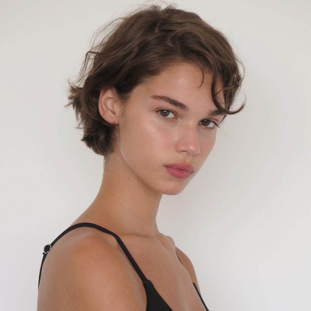 Edgy Platinum Pixie With Tousled Texture — Short Winter Haircuts