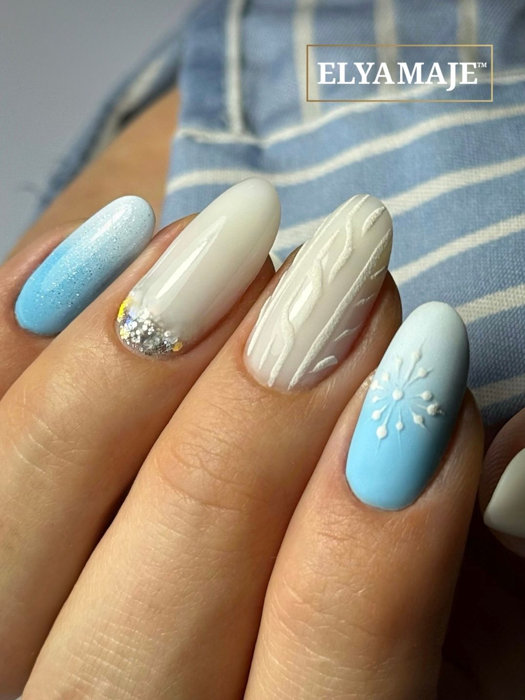 Clean Lines Textured Effect On One Nail Visual Idea Clean Lines Textured Effect On One Nail Visual Idea β Snowflake Nails