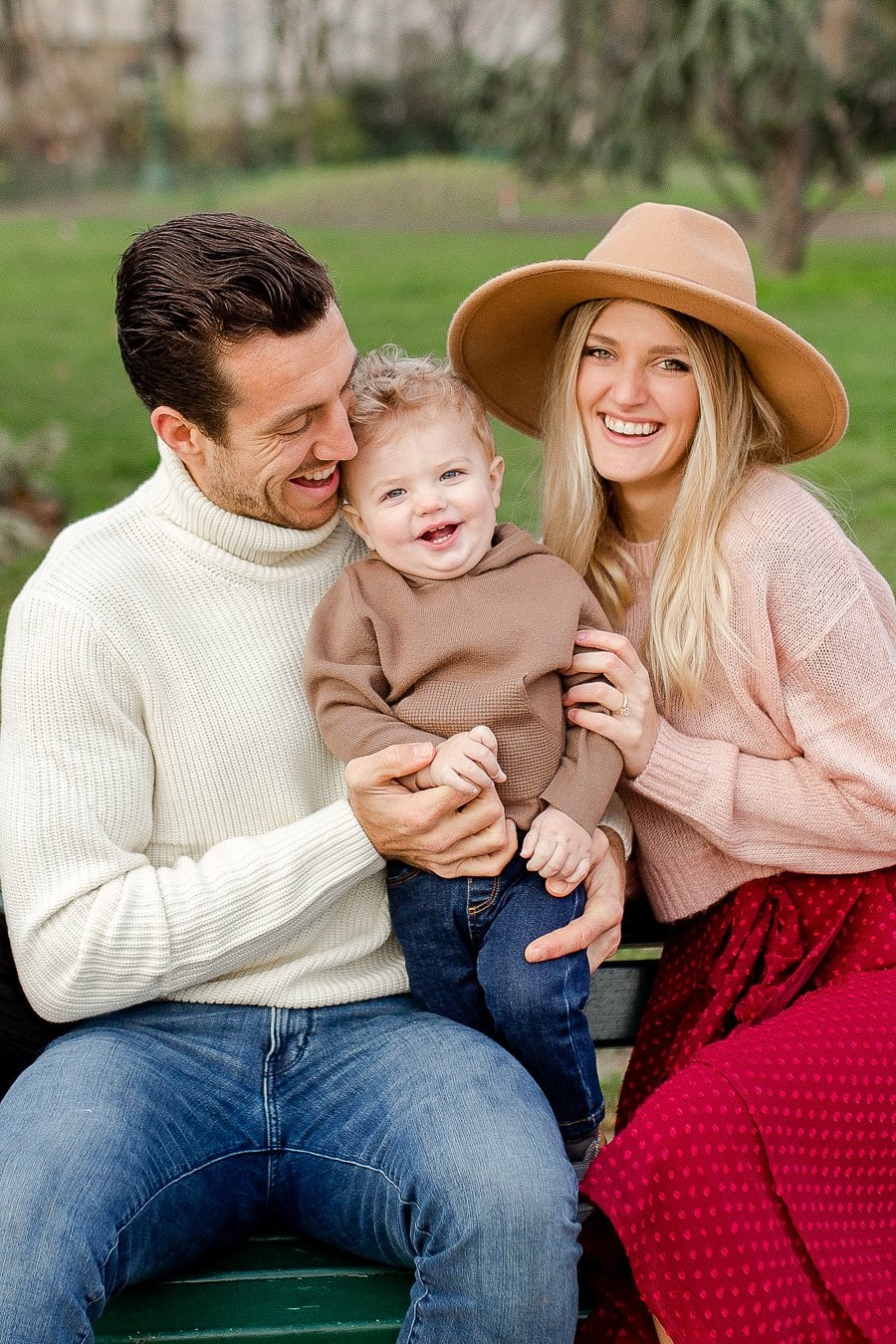 Textured Knit Sweater and Wide-Brimmed Hat for a Winter Photo — Winter Family Photo Outfits