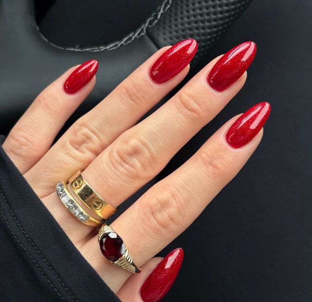 Vibrant Red Glitter Sparkle Almonds Vibrant Red Glitter Sparkle Almonds β Winter Red Nails