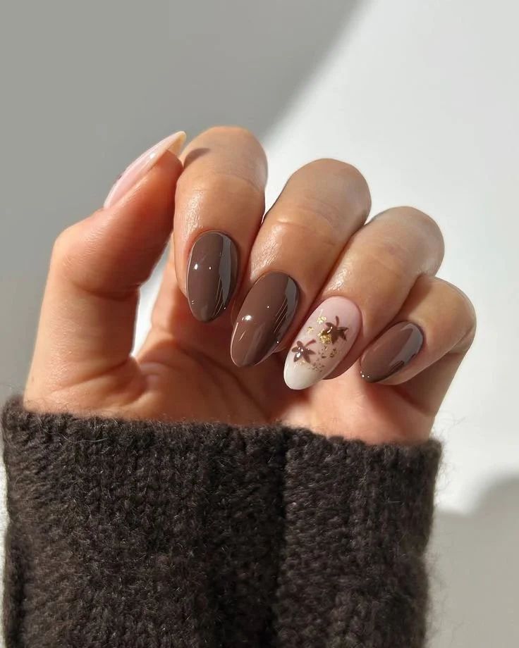 Small Gold Leaf Accents On One Nail Visual Idea Small Gold Leaf Accents On One Nail Visual Idea β Mocha Nails