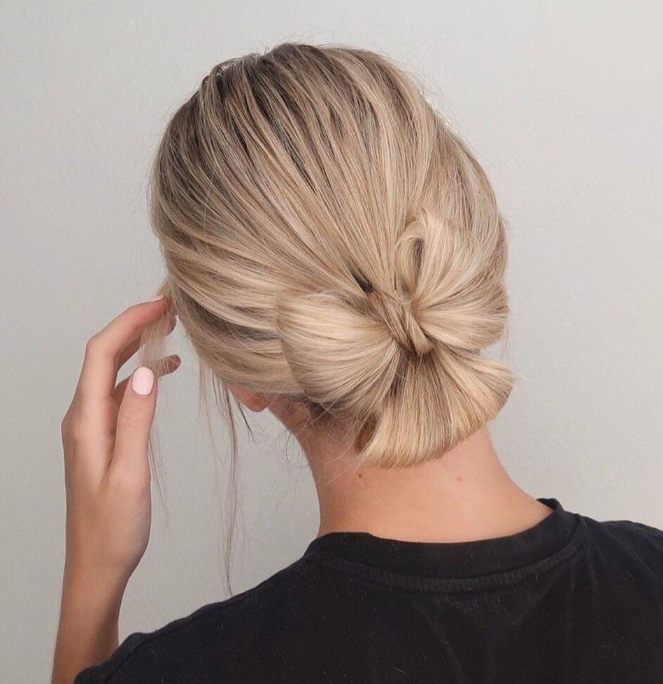 Sophisticated Bow-Like Low Bun Sophisticated Bow-Like Low Bun β Cute Winter Hairstyles