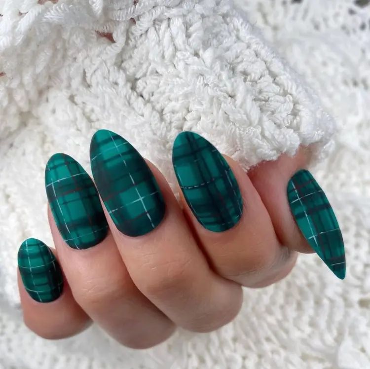 Full Plaid Design Deep Green Matte Plaid Full Plaid Design Deep Green Matte Plaid β Winter Plaid Nails