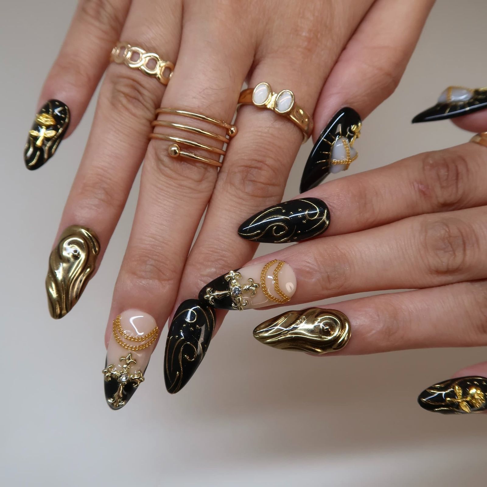 Festive Visual Idea Festive Visual Idea β New Years Coffin Nails 2027