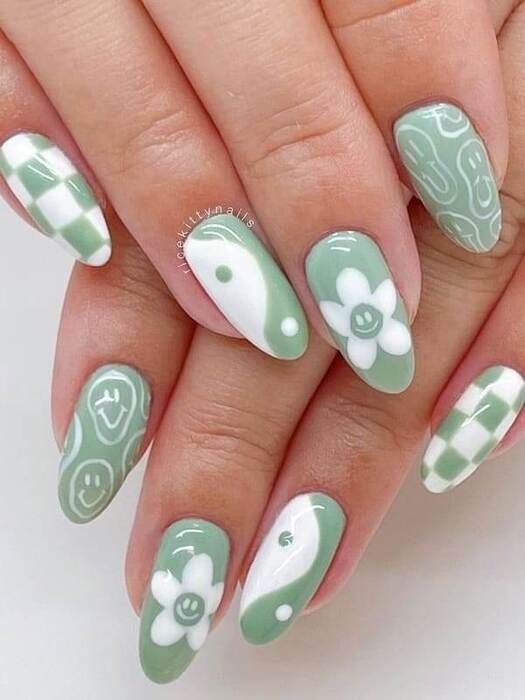 Visual Idea Visual Idea โ Winter Green Nails
