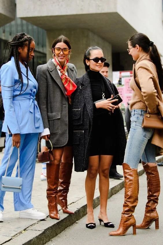 Effortless Casual Ensemble with Brown Knee-High Boots Effortless Casual Ensemble with Brown Knee-High Boots โ Suede Boots Outfits