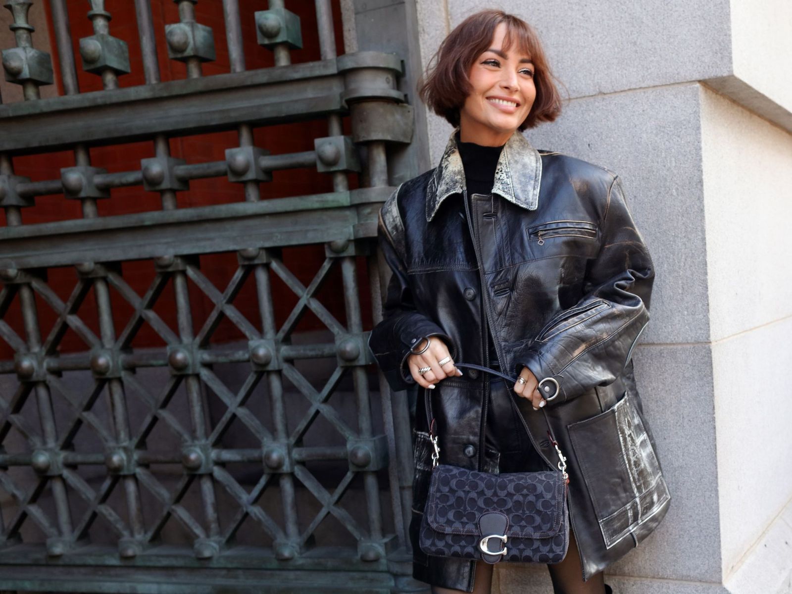 Sleek Dark Brown Blunt Bob With Blunt Bangs Sleek Dark Brown Blunt Bob With Blunt Bangs β Winter Hairstyles
