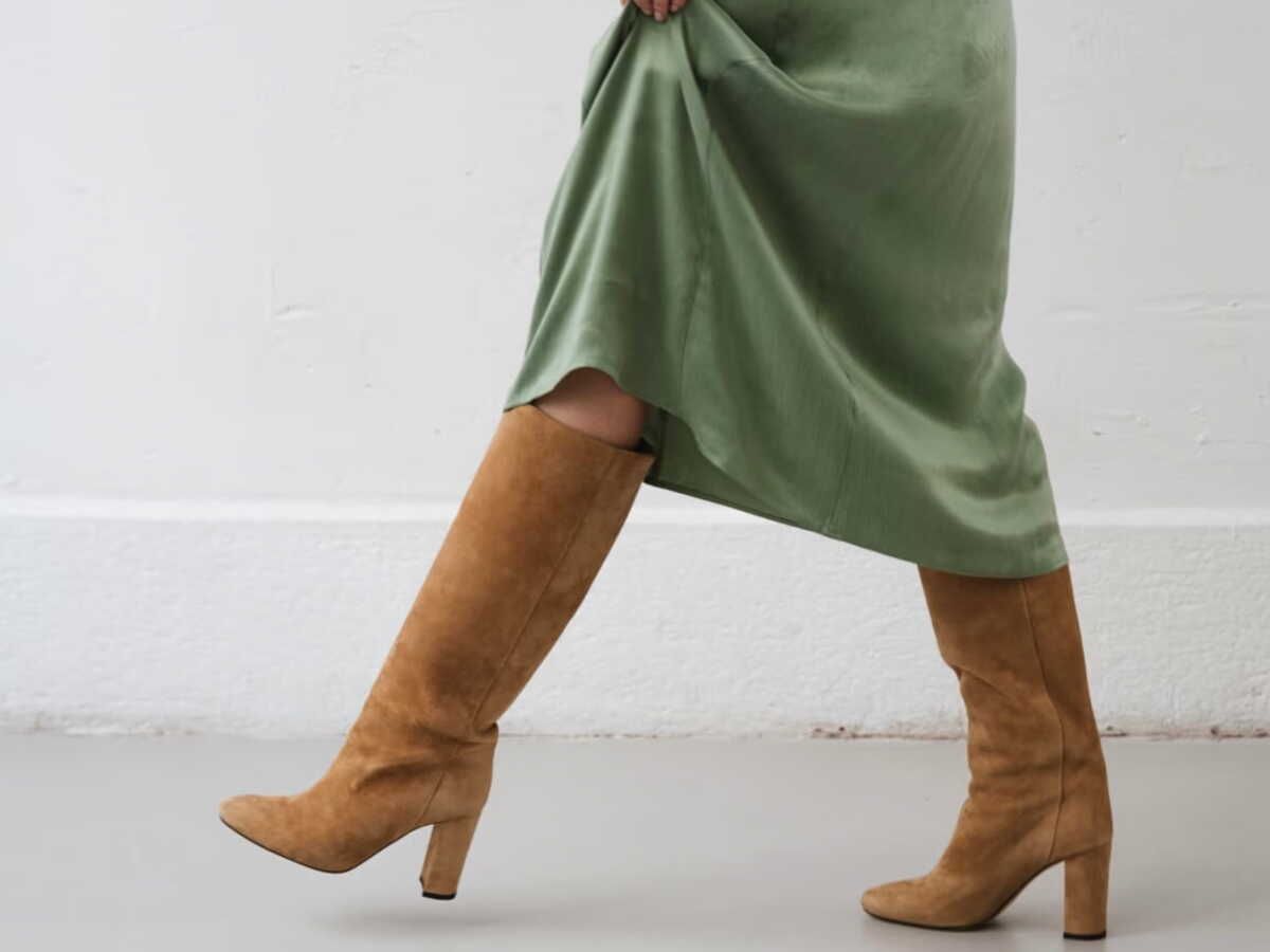 Elegant Olive Green Satin Dress Paired with Tan Suede Block Heels Elegant Olive Green Satin Dress Paired with Tan Suede Block Heels โ Suede Boots Outfits