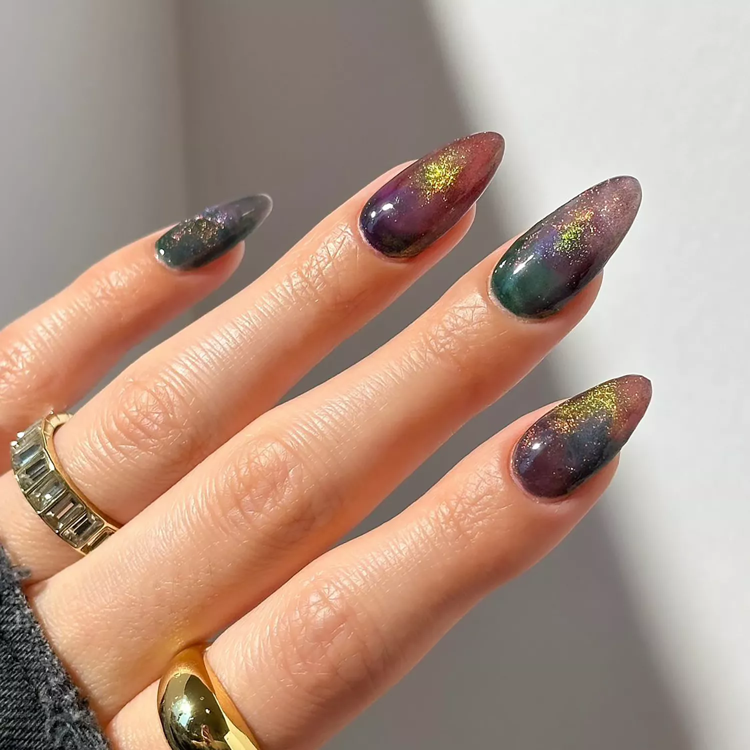 Deep Purple Green Shimmer Glitter Stiletto Nails Deep Purple Green Shimmer Glitter Stiletto Nails β Sparkly Winter Nails