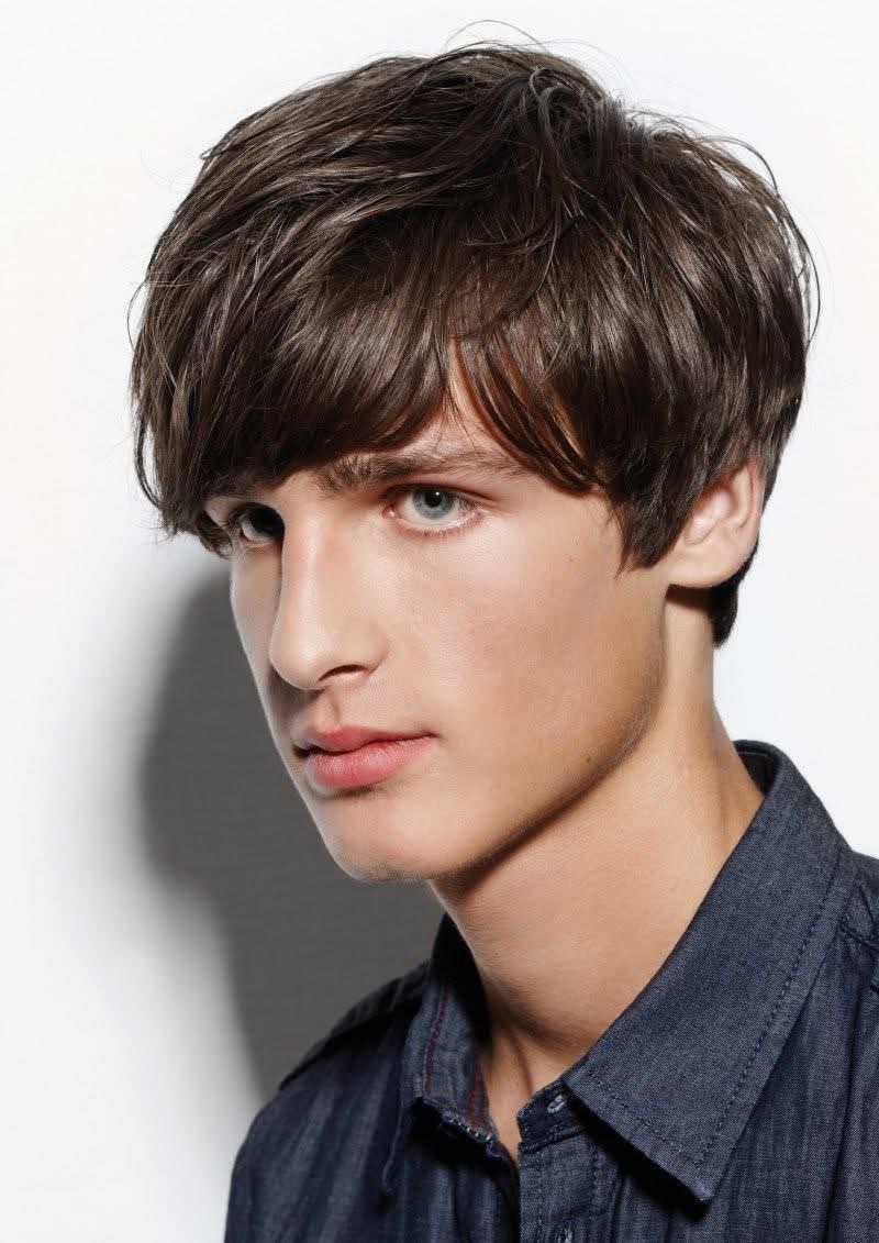 Modern Bowl Cut with Blunt Fringe Modern Bowl Cut with Blunt Fringe β Winter Hairstyles for Men