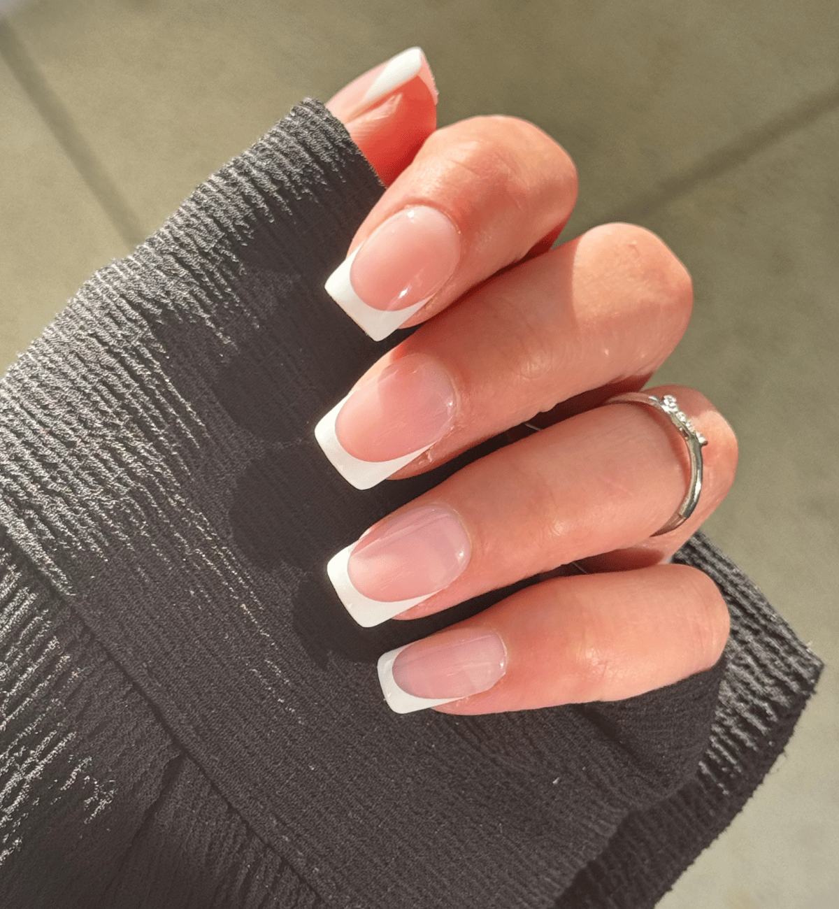 Timeless Glossy French Manicure Timeless Glossy French Manicure β Winter Square Nails