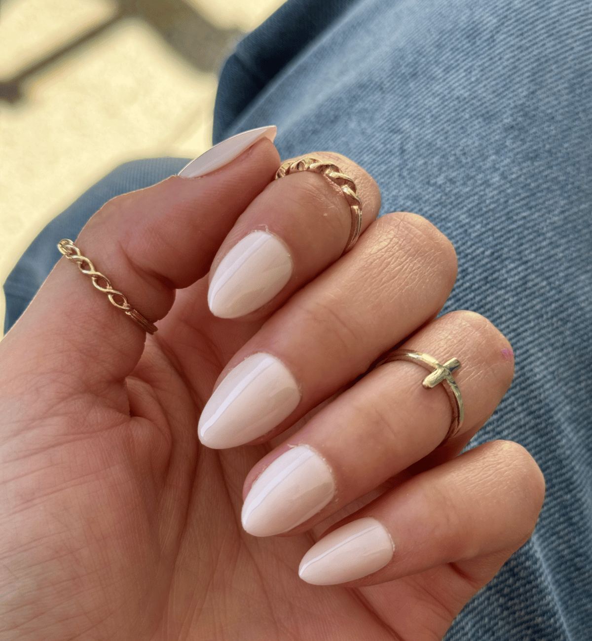 Pale Creamy Off-White Almond Nails Pale Creamy Off-White Almond Nails โ Short Winter Almond Nails