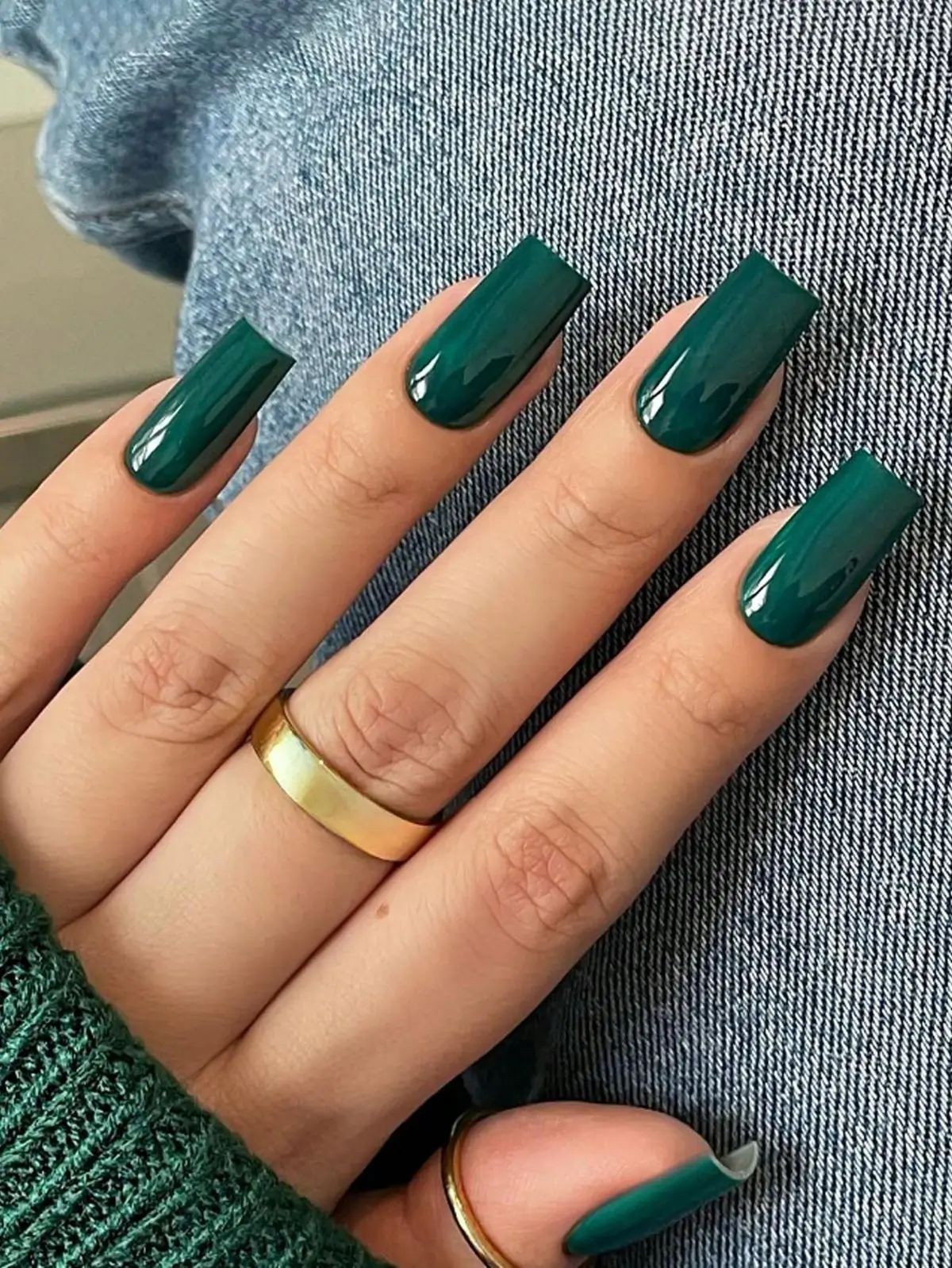 Glossy Short Square Vibrant Emerald Gloss — Emerald Green Nails