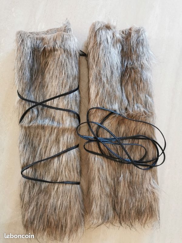 Shaggy Faux Fur Leg Warmers with Black Ties — Leg Warmers Outfits