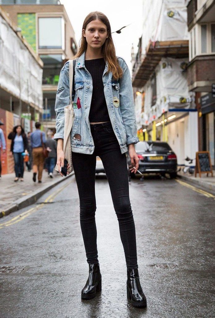Street Style Edge: Chelsea Boots with Distressed Denim Street Style Edge: Chelsea Boots with Distressed Denim β Chelsea Boots Outfits